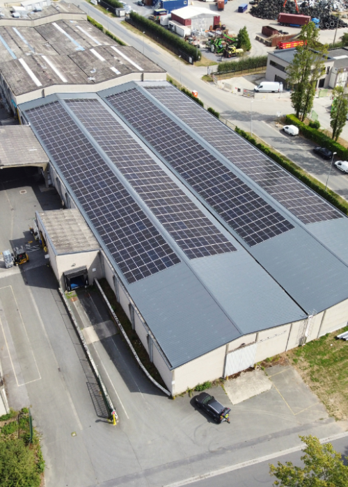 Zonnepanelen op het dak bij DS Textile Group in Dendermonde